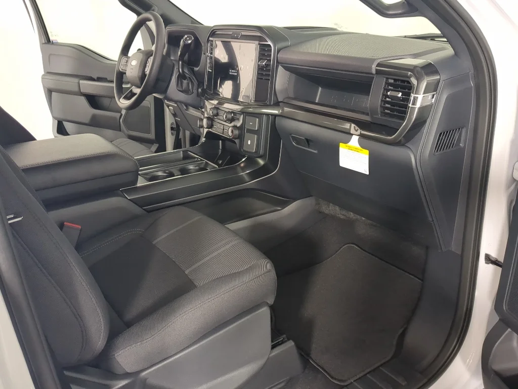 New 2026 Oxford White Ford STX® image 17