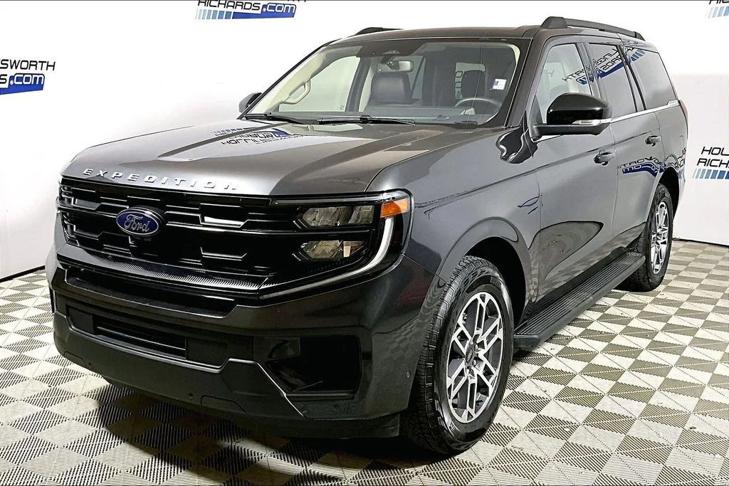 2025 Ford Expedition Active 4x4's photo