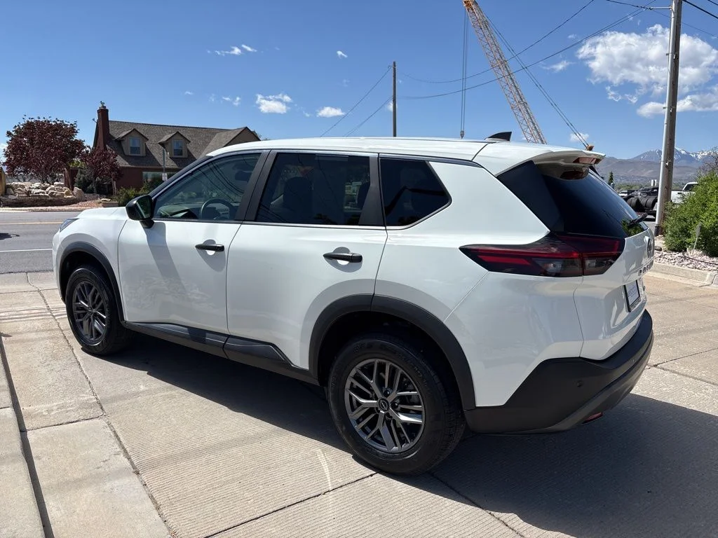 Used 2023 White Nissan S image 7