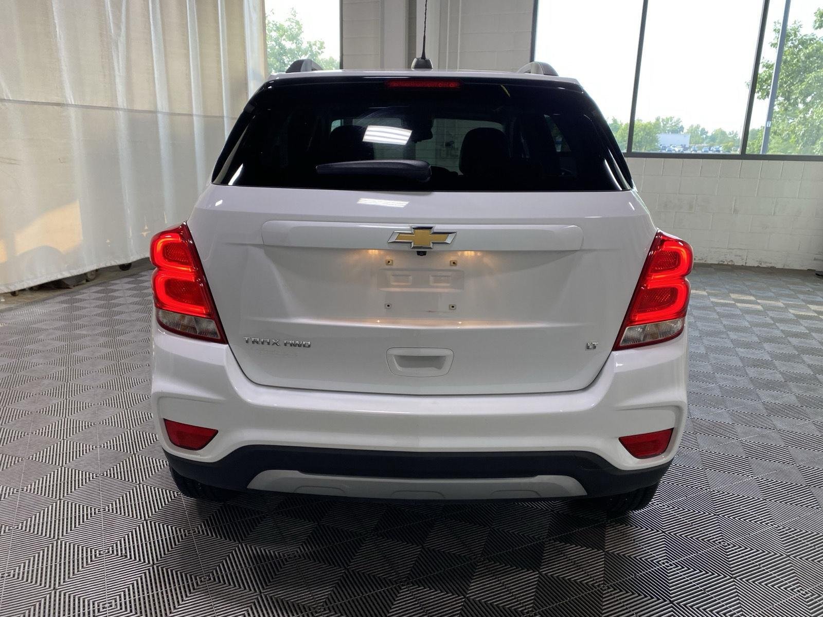 Used 2019 Summit White Chevrolet LT image 6