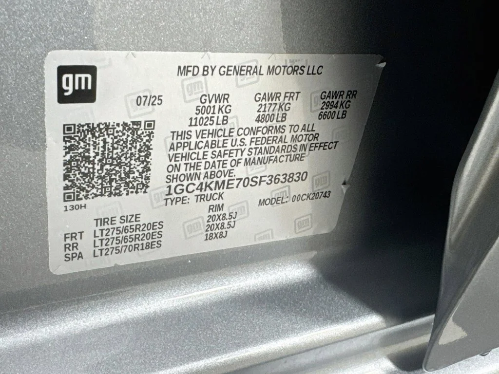 Used 2025 Gray Chevrolet Custom image 38