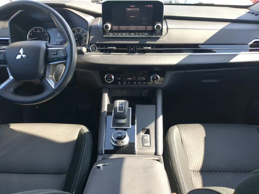 Used 2024 Silver Mitsubishi ES image 14