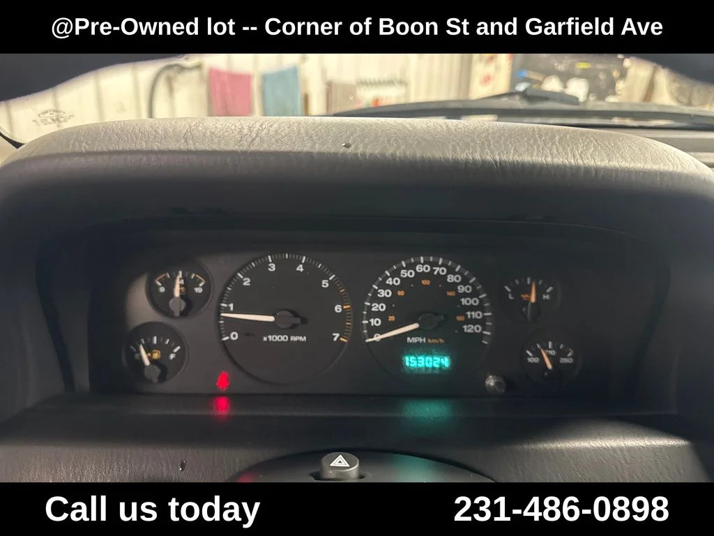 Used 2003  Jeep Laredo image 20