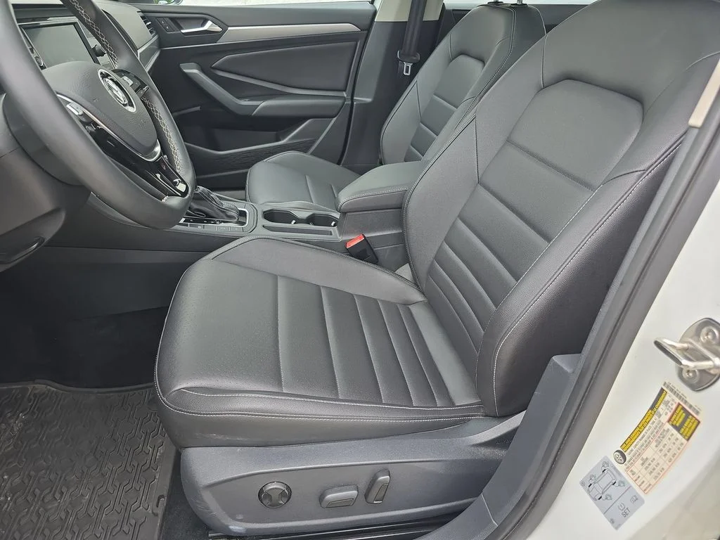 2021 Volkswagen Jetta SE - Photo 20