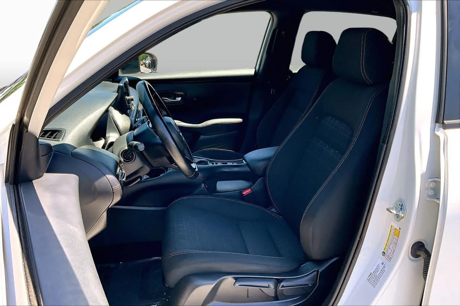 Used 2025 Platinum White Pearl Honda Sport image 8