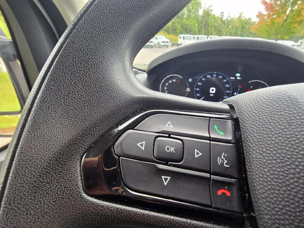 Used 2025 White Ram Base image 19