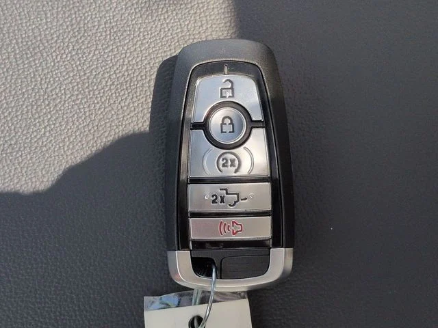 New 2026 Star White Metallic Tri-Coat Ford Lariat® image 31