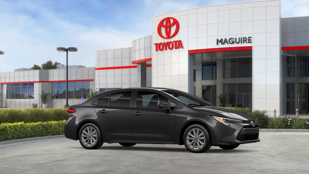2026 Toyota Corolla LE - Photo 25