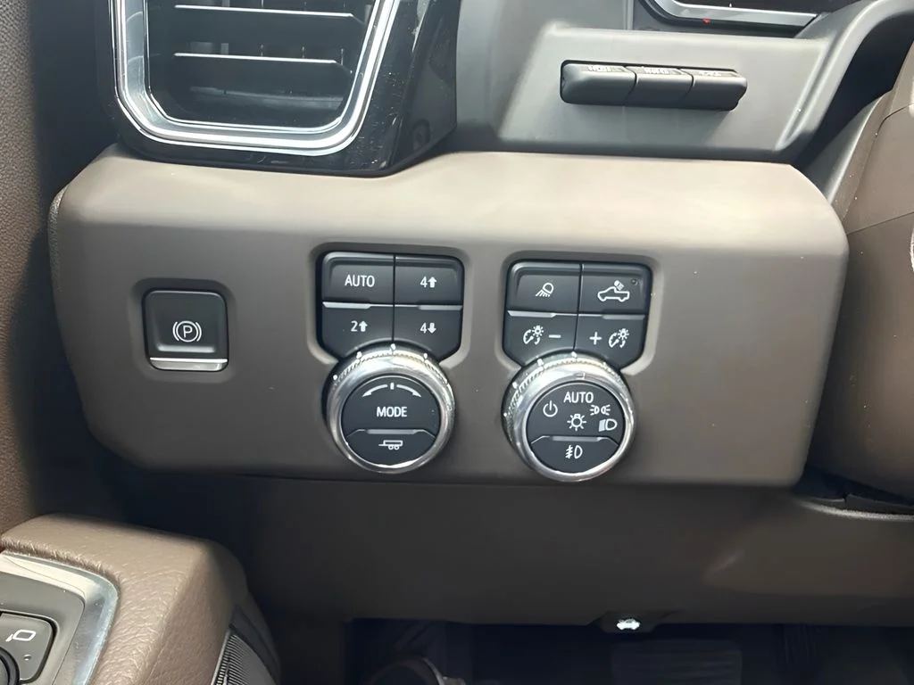 Used 2023 Silver GMC Denali image 14