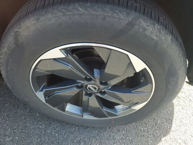 Used 2024 Gray Nissan SV image 22