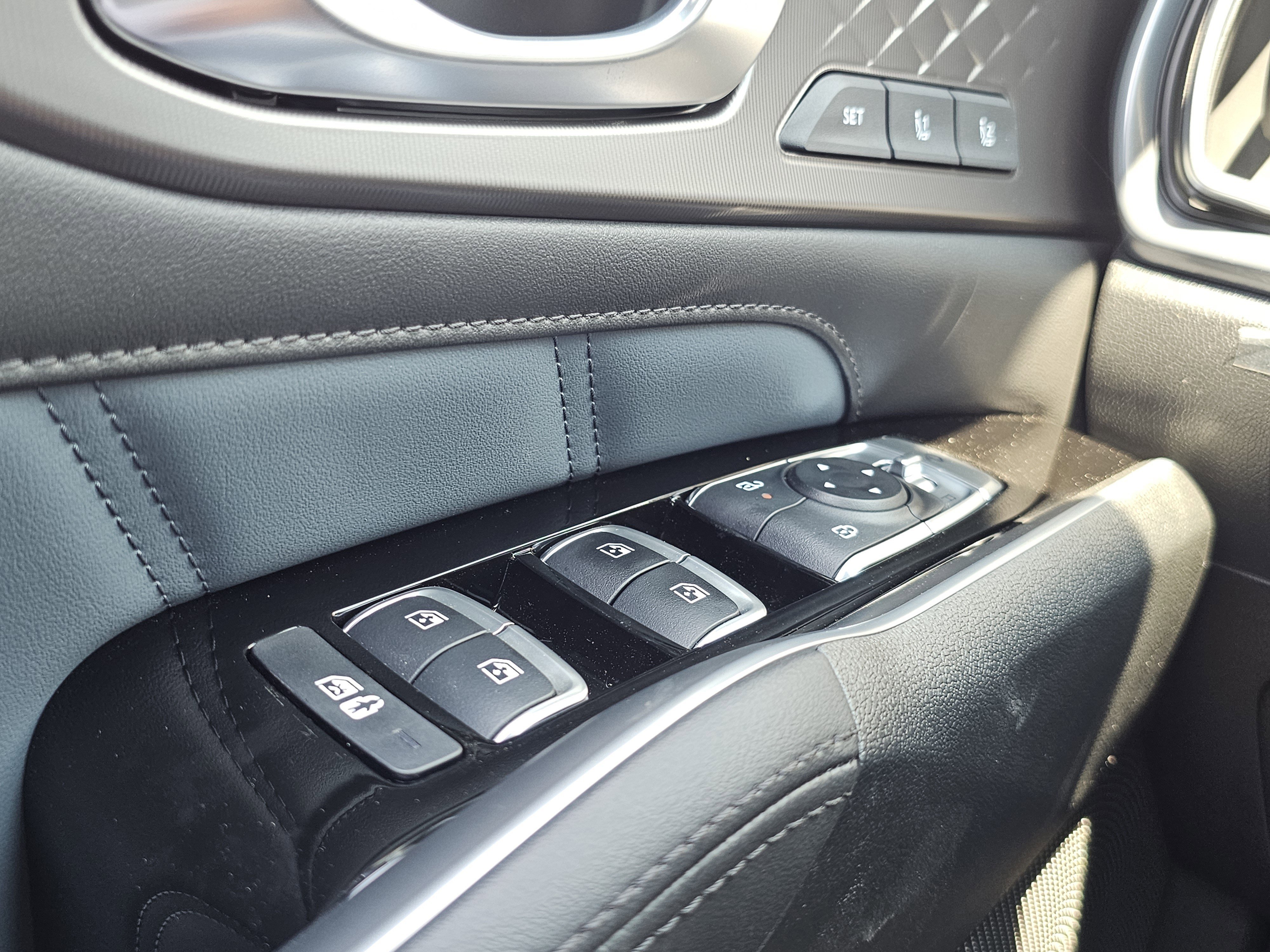 New 2025 Silky Silver Kia SX Prestige image 15