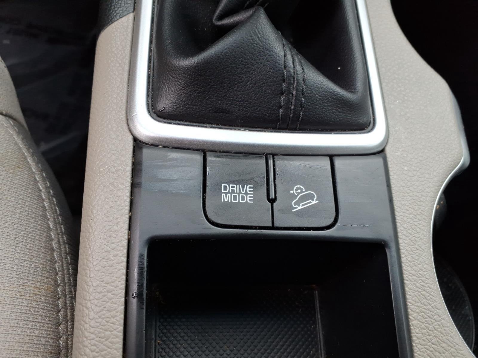 Used 2021 Snow White Pearl Kia LX image 6