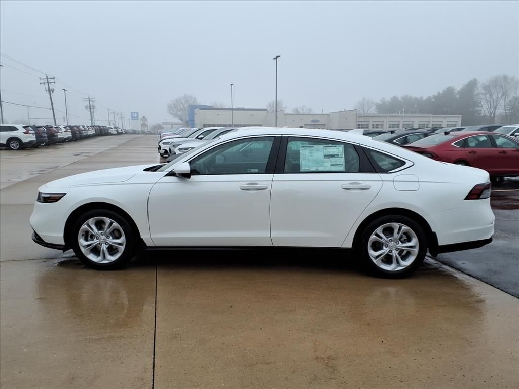 New 2026 Platinum White Pearl Honda LX image 2