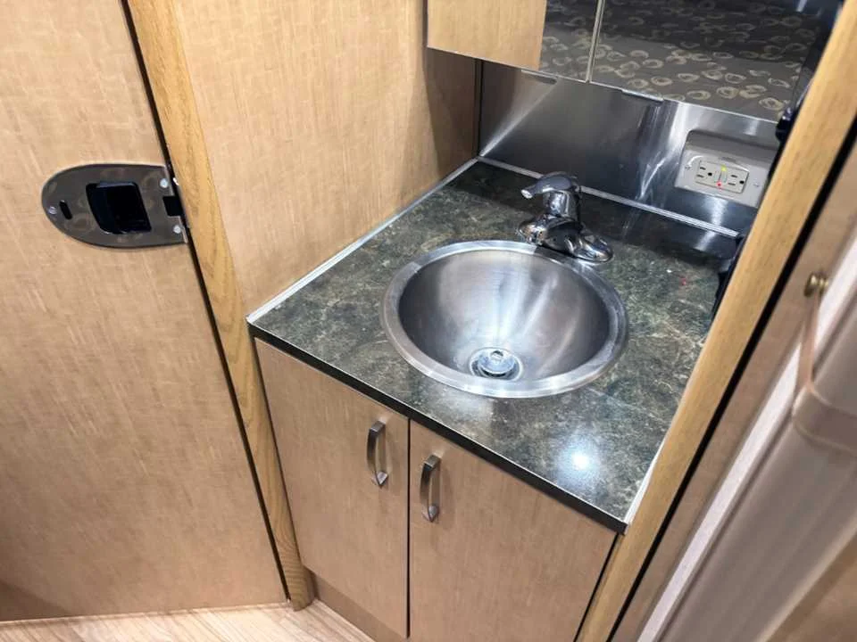 Used 2017 SILVER AIRSTREAM  image 23