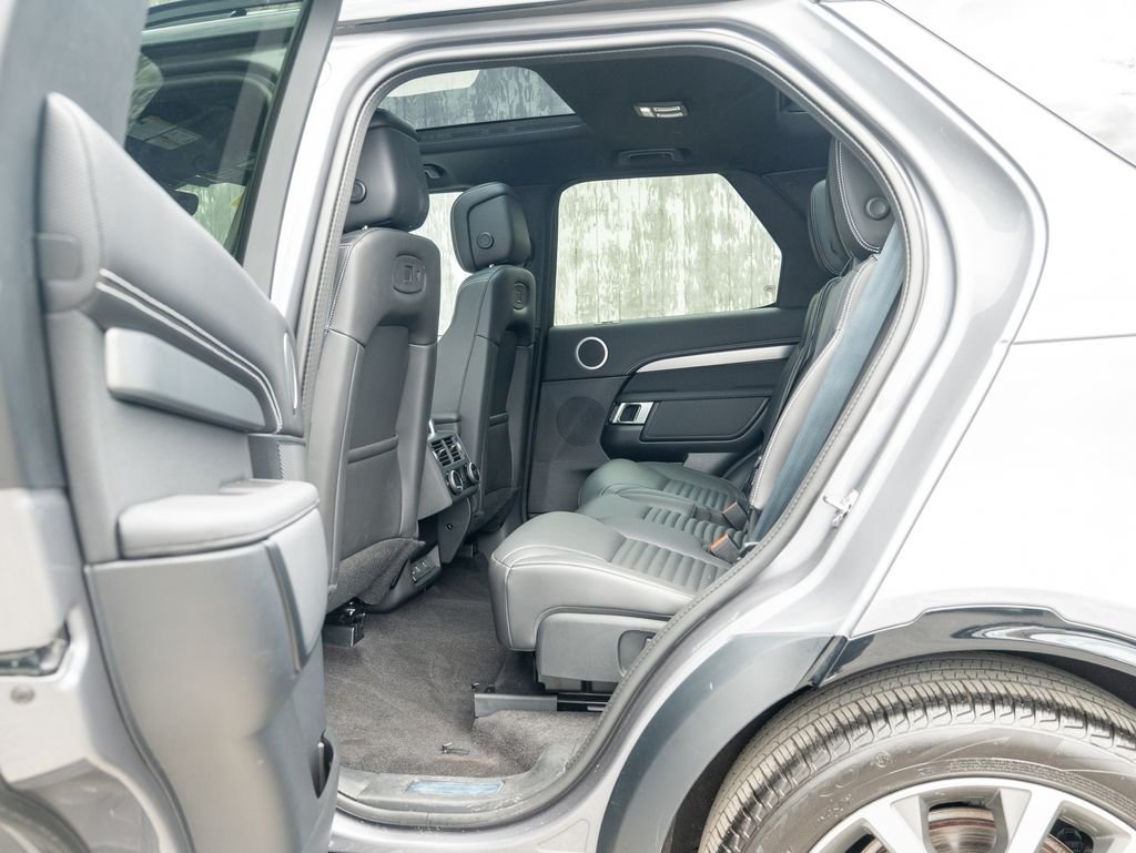Used 2025 Gray Land Rover Dynamic SE image 33