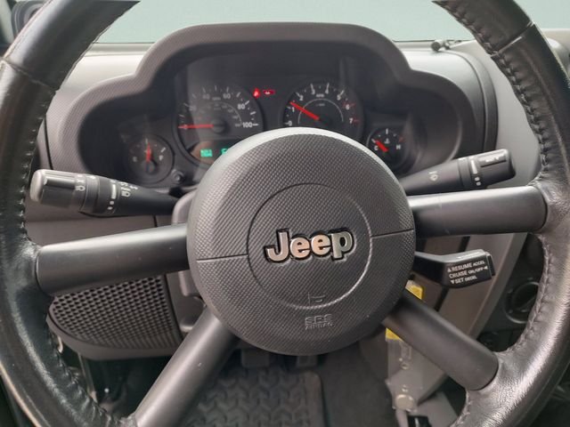 Used 2008 Green Jeep X image 11