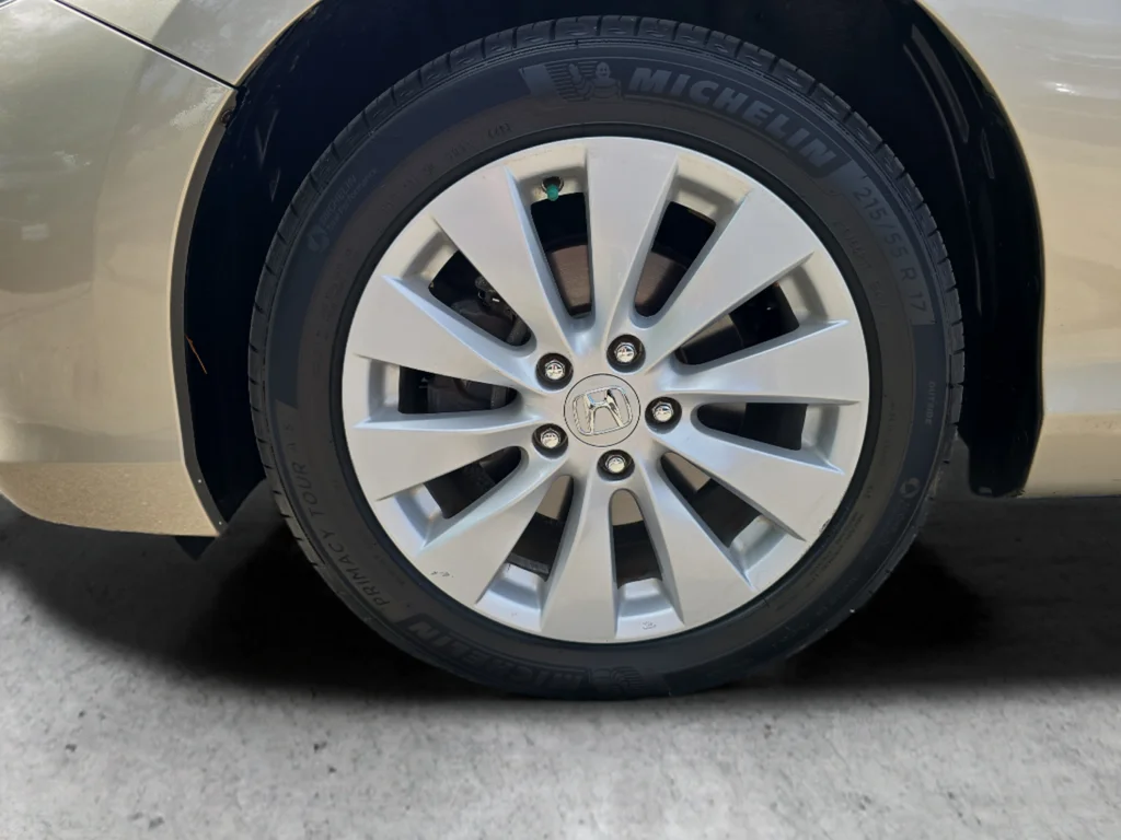 Used 2015 Beige Honda EX-L image 40