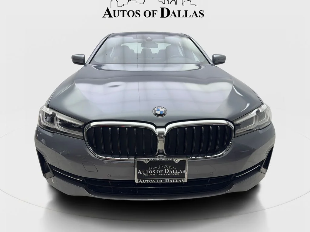 Used 2022 Blue BMW 530i xDrive image 3