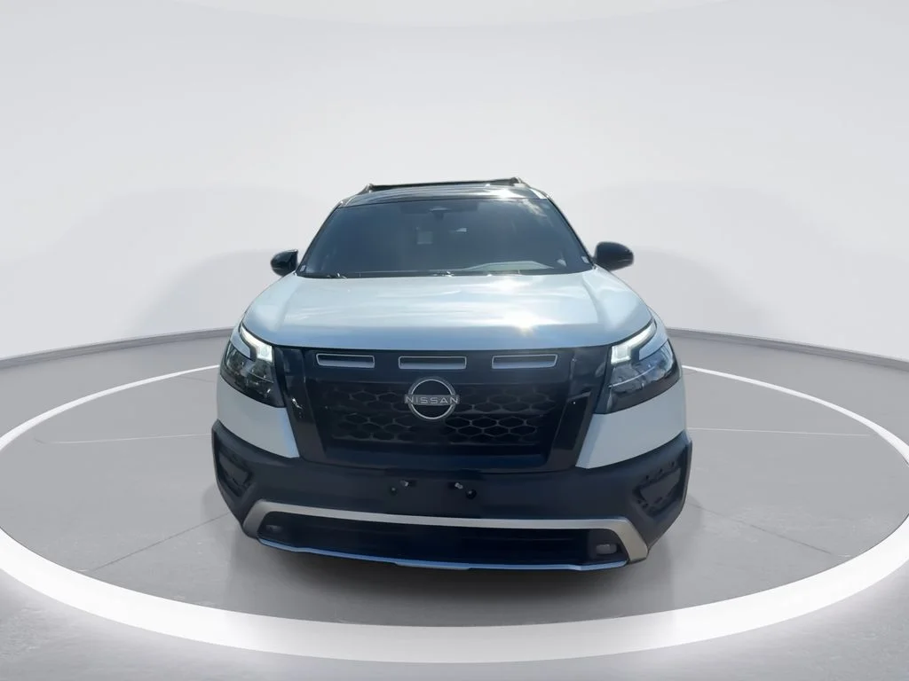 Used 2023 White Nissan Rock Creek image 3