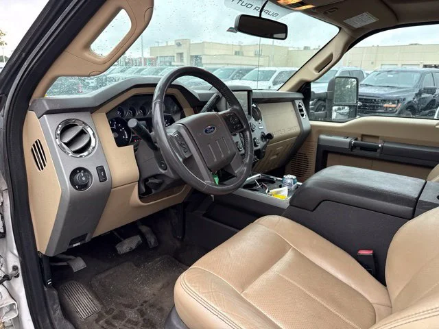 Used 2016 White Platinum Tri-Coat Metallic Ford Lariat image 9