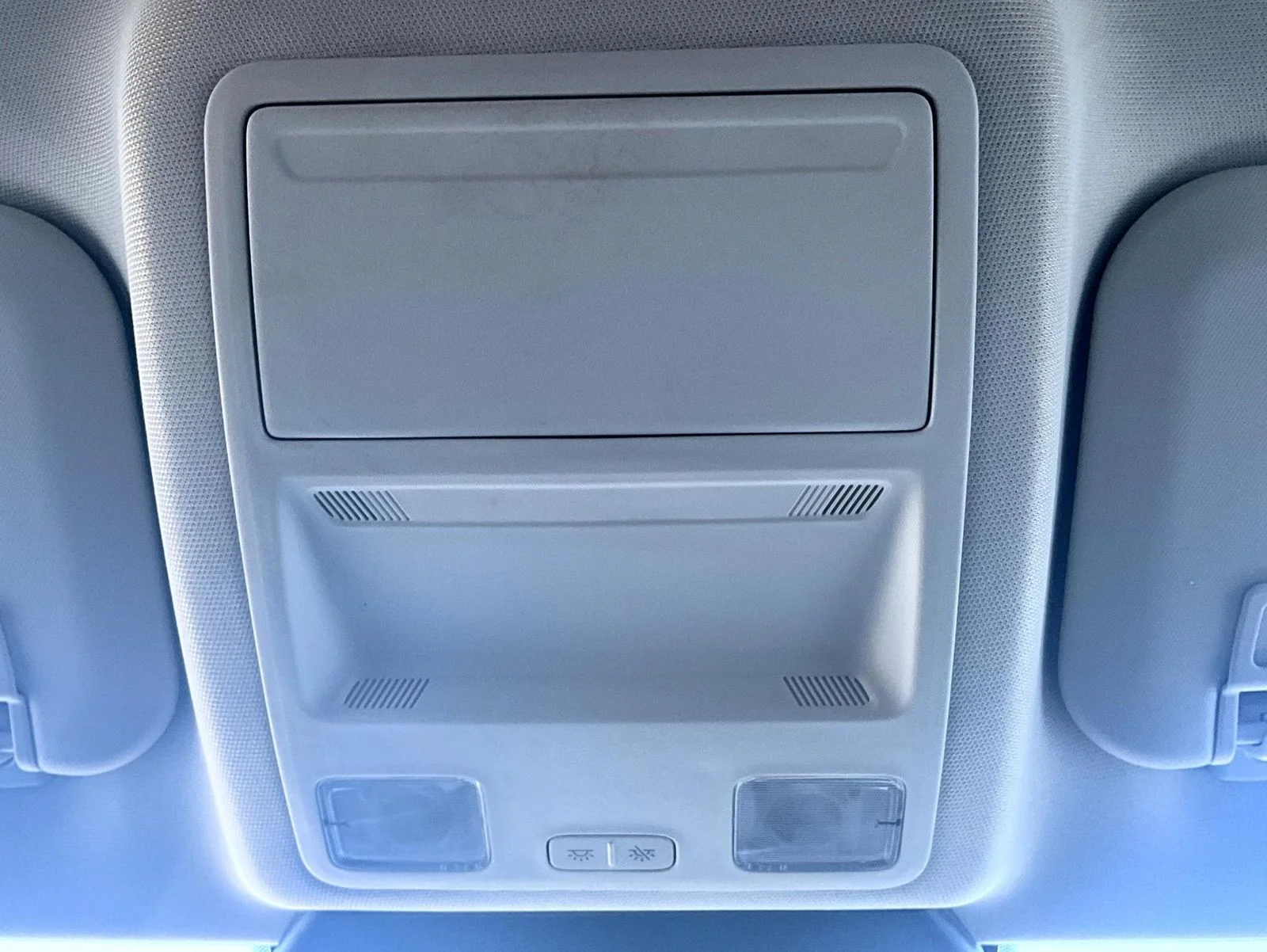 Used 2021 Gold Ford SE image 16