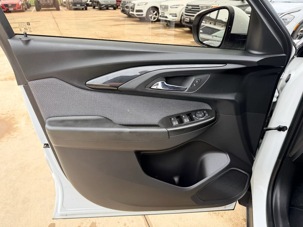 Used 2021 Summit White Chevrolet LT image 10
