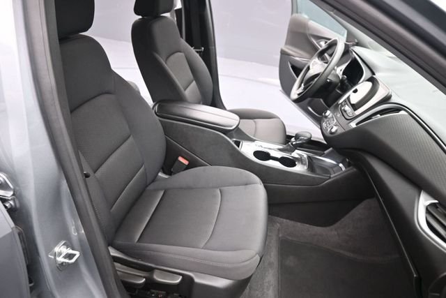 Used 2024 Gray Chevrolet LT image 27