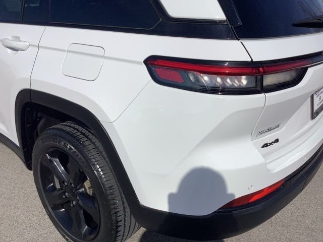 Used 2023 Bright White Clearcoat Jeep Altitude X image 34