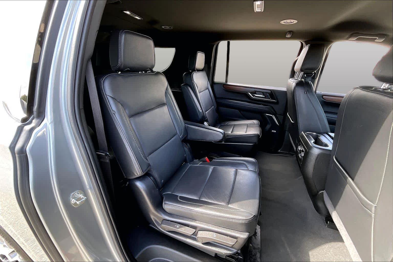 Used 2025 Sterling Metallic GMC Denali image 19