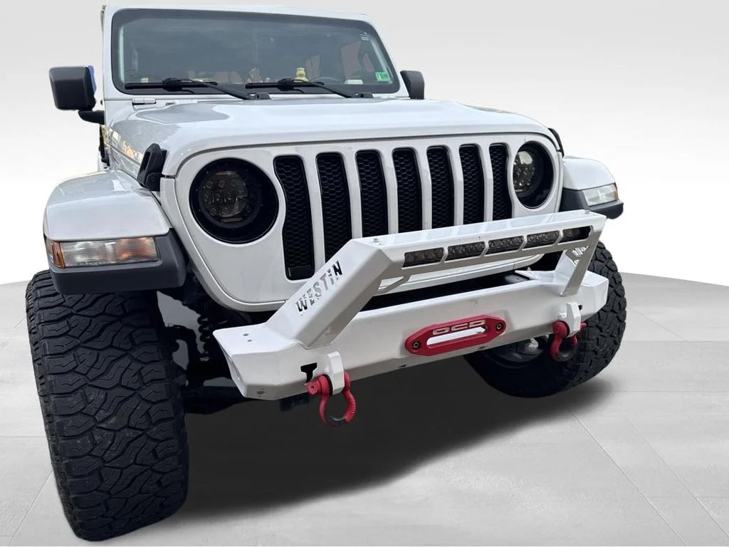 Used 2020 White/off-white Jeep Unlimited Sahara image 13