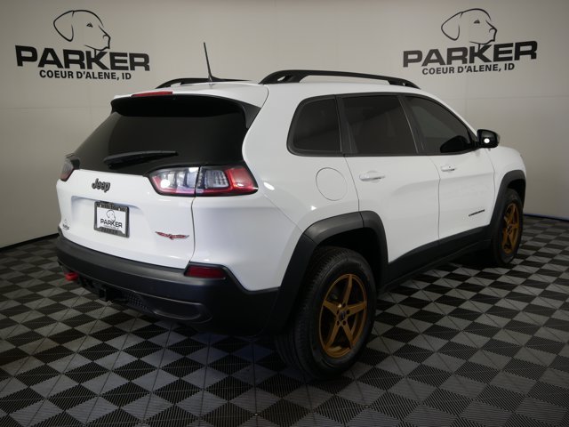 Used 2022 Bright White Clearcoat Jeep Trailhawk w/ Technology Pkg & Comfort Pkg image 5