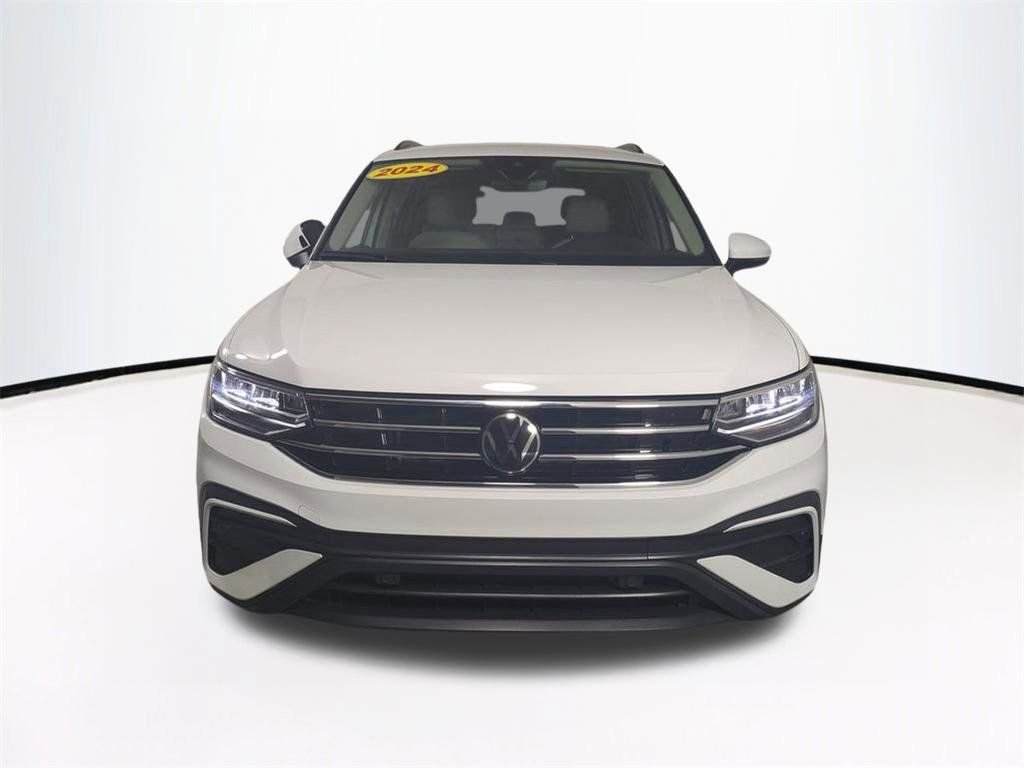 Used 2024 White Volkswagen 2.0T S image 3