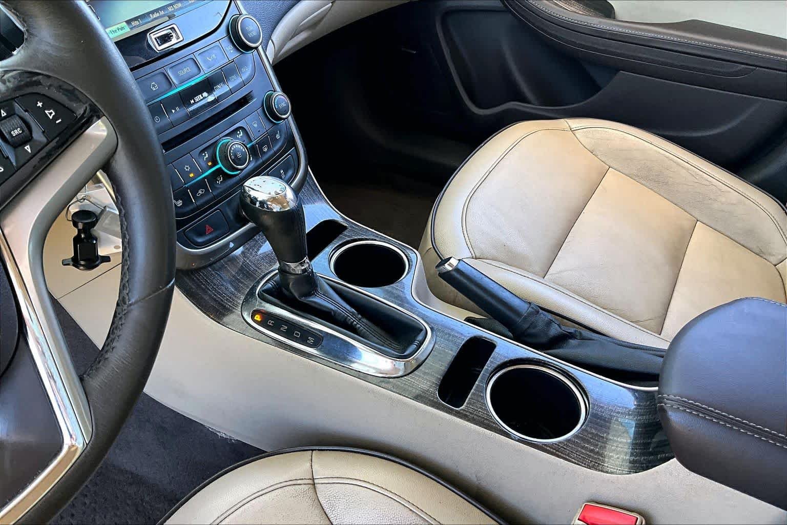 Used 2015 Iridescent Pearl Tricoat Chevrolet LT image 16