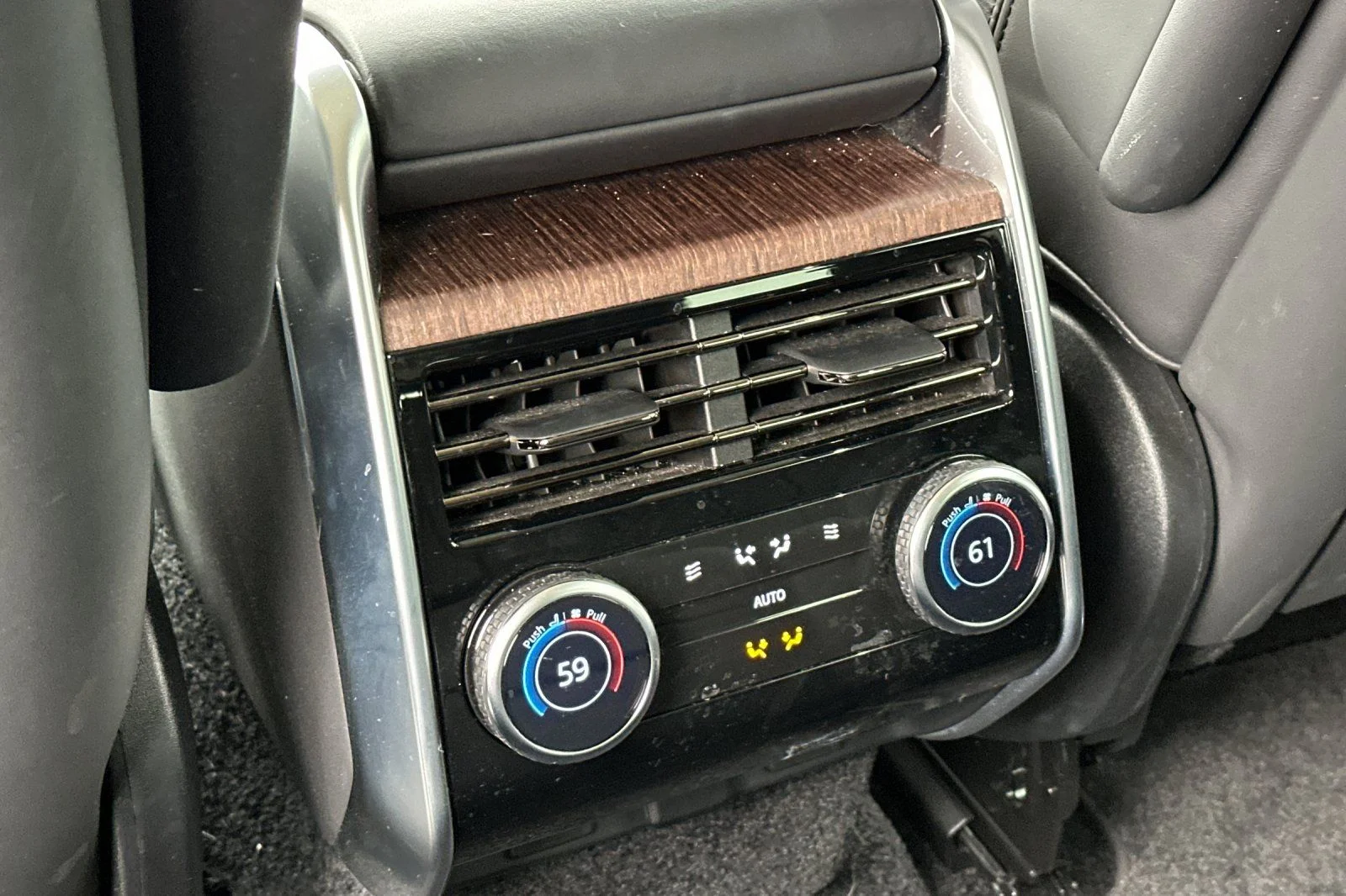 Used 2023 Blue Land Rover SE image 15