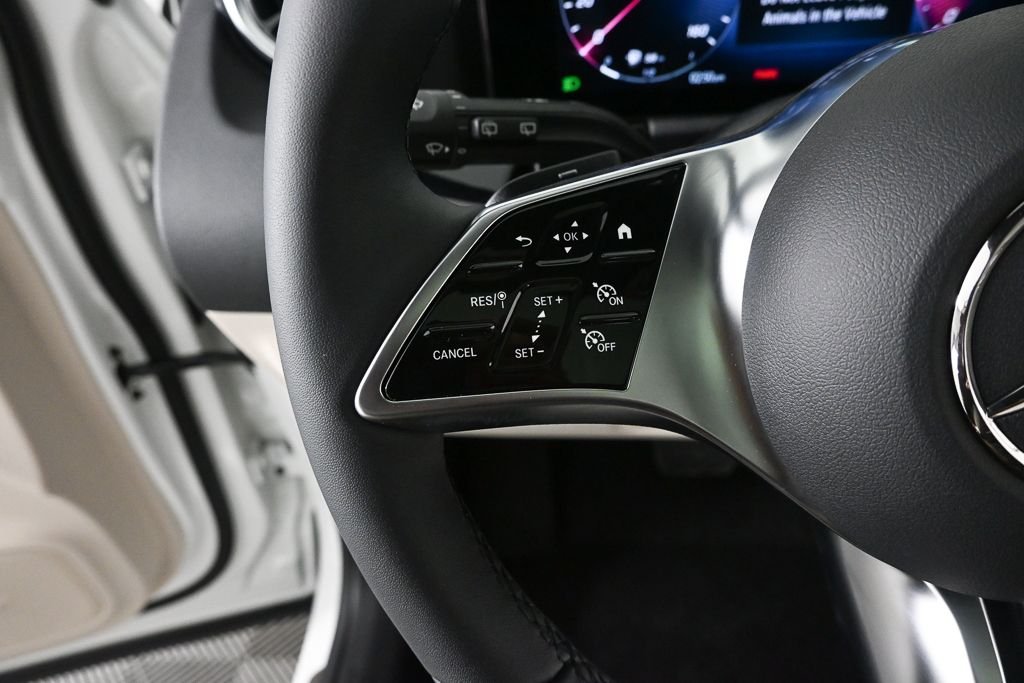 New 2026 Polar White Mercedes-Benz GLA 250 image 10