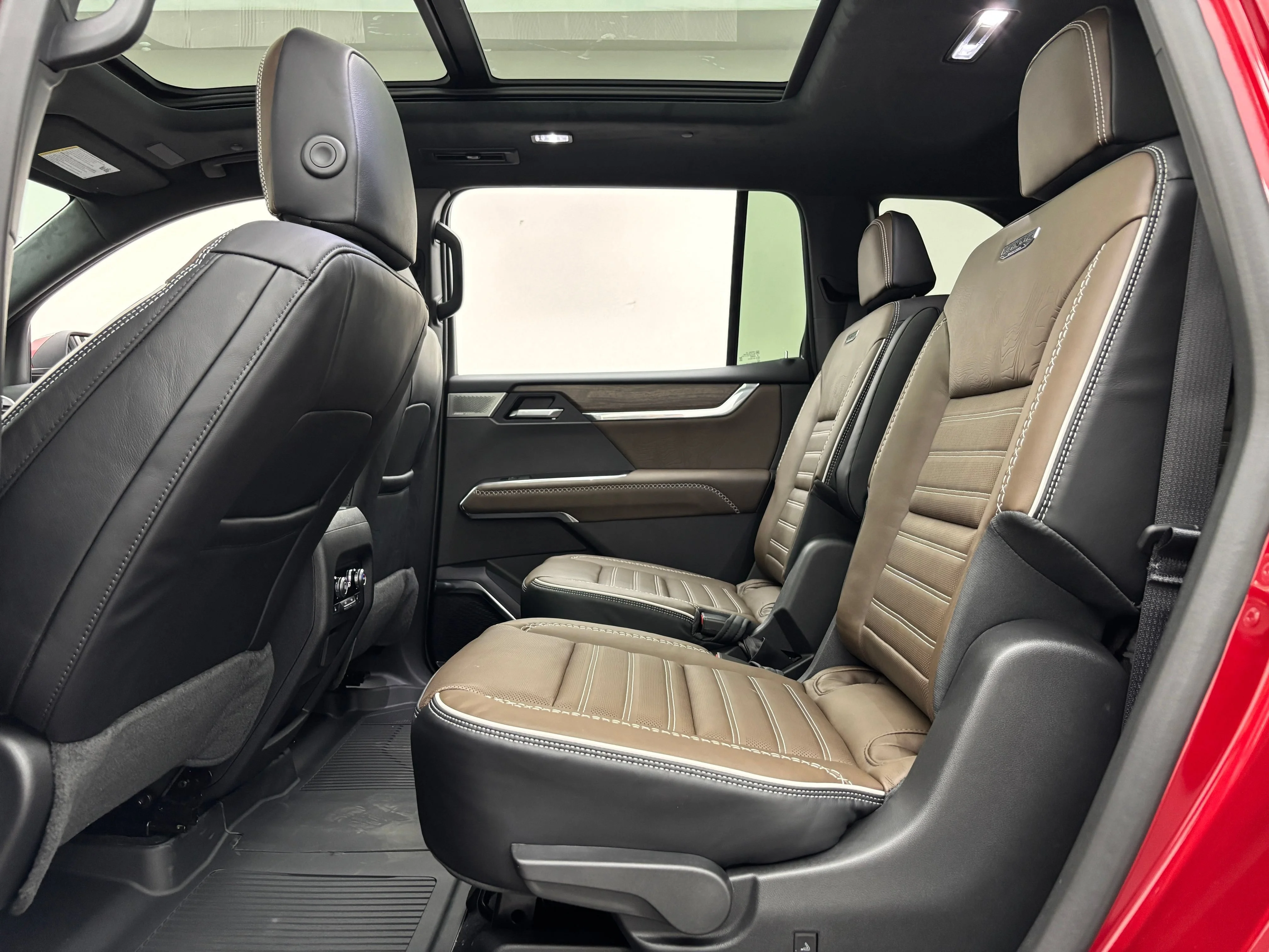 2026 GMC Acadia Denali Ultimate - Photo 46