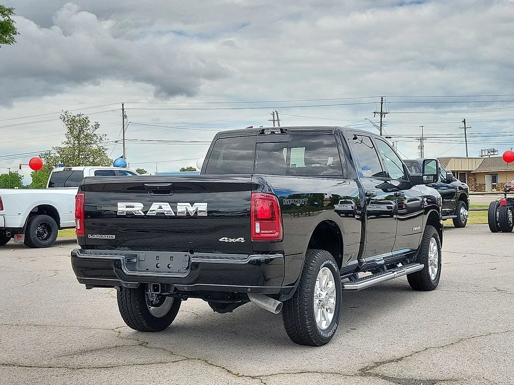 New 2025 Diamond Black Crystal Pearl-Coat Exterior Paint RAM Laramie image 5