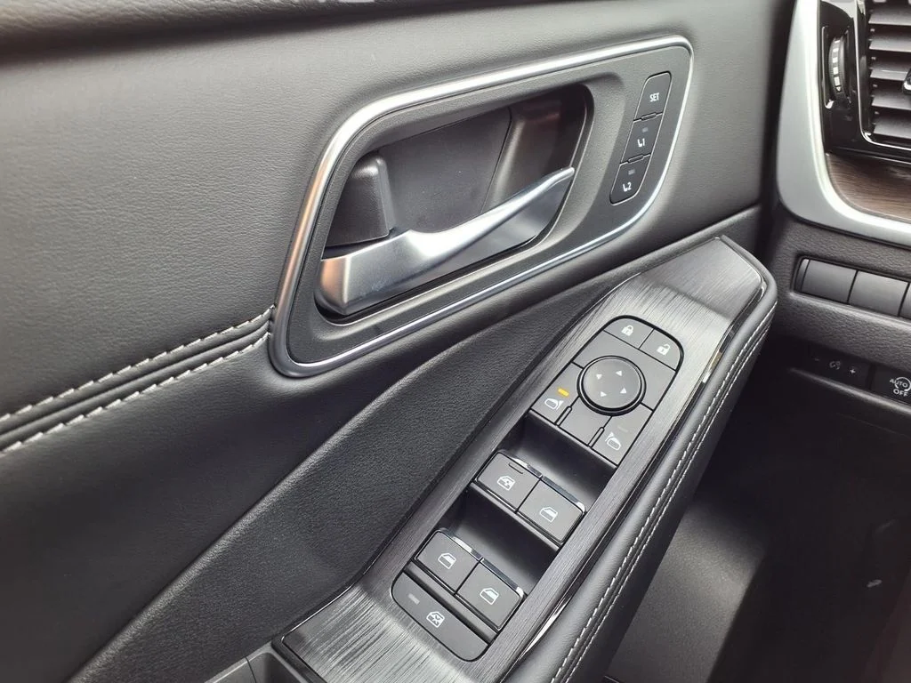 New 2026 Obsidian Green Pearl Nissan Platinum image 18