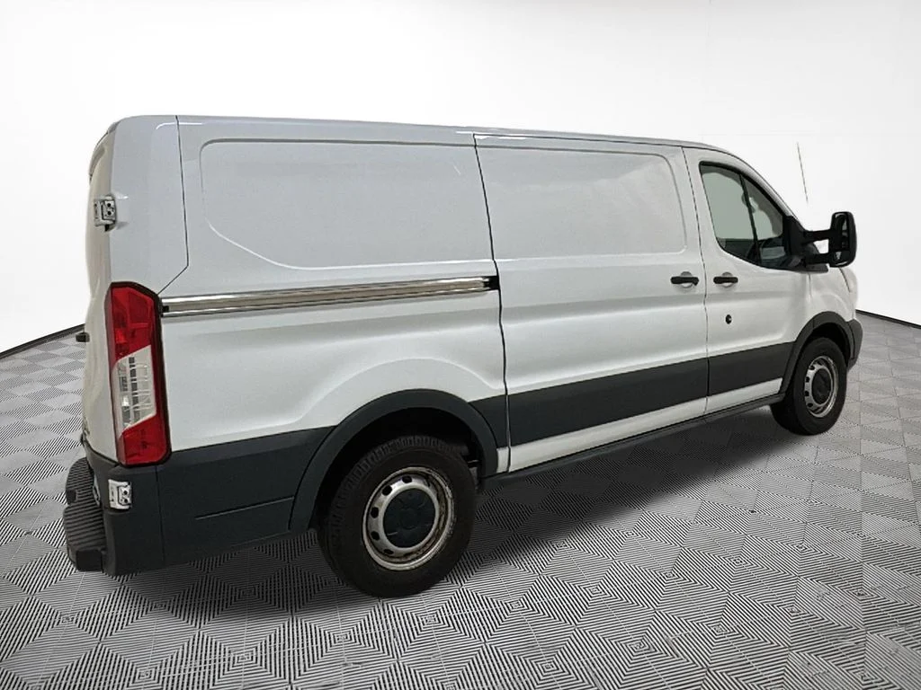 Used 2015 White Ford Base image 9