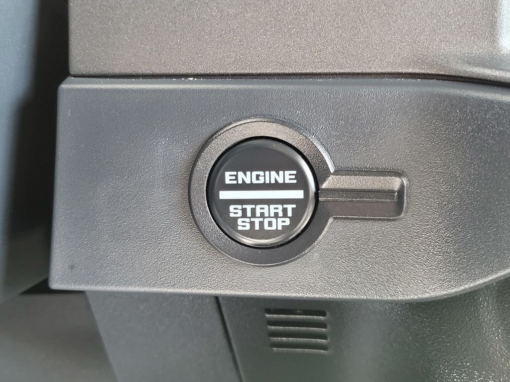 Used 2025 Green Ford Badlands image 23