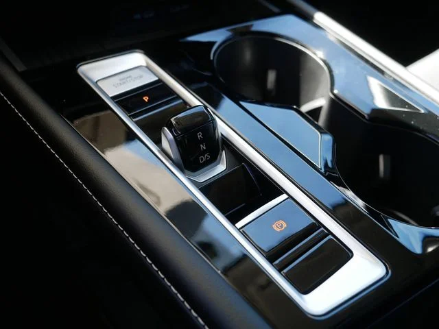 New 2026 Black Volkswagen 2.0T SE w/Technology image 11
