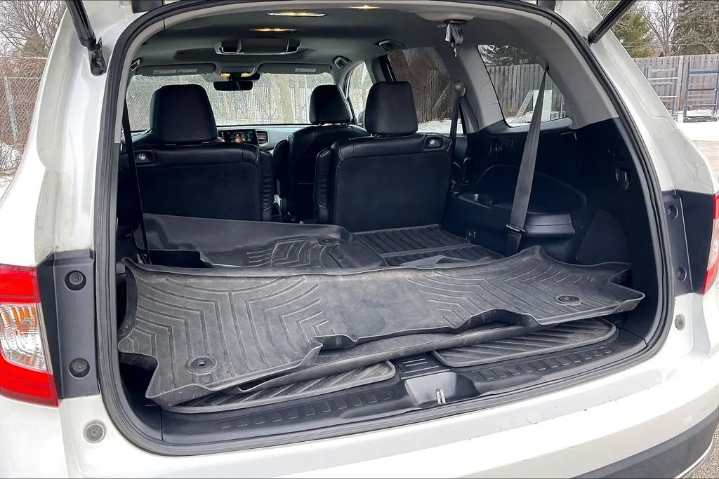 Used 2021 White Honda Touring image 28