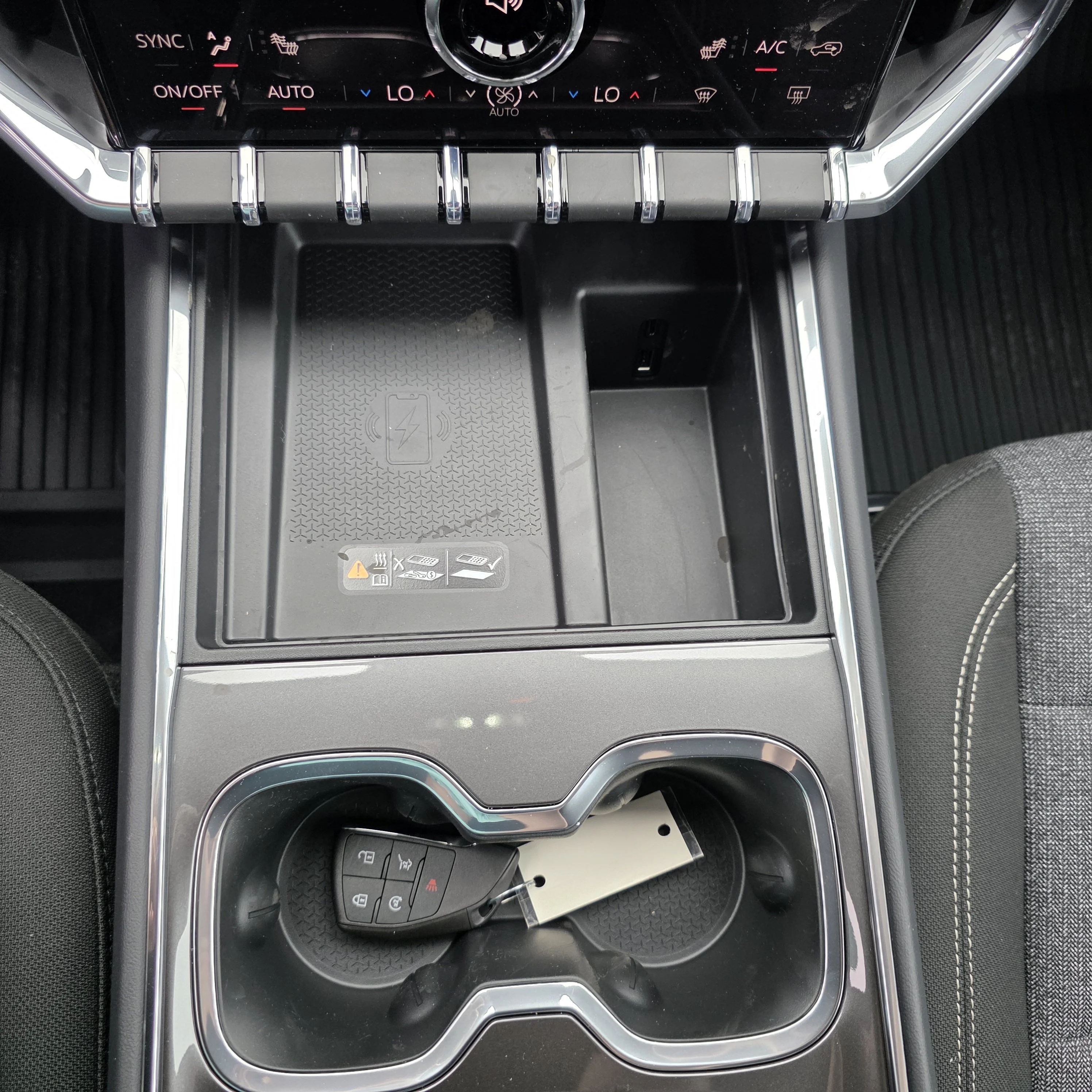 2026 GMC Acadia Elevation - Photo 14