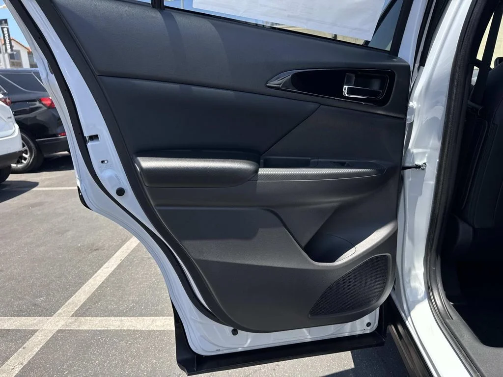 New 2026 White Mitsubishi SE 1.5T S-AWC image 25