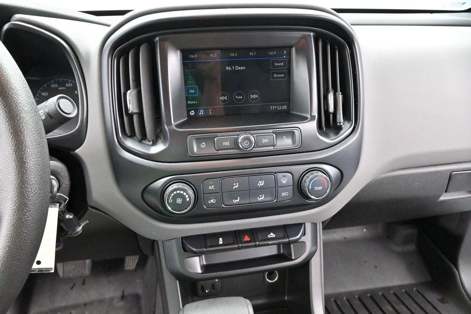 Used 2019 SILVER ICE METALLIC Chevrolet 2WD Work Truck image 18