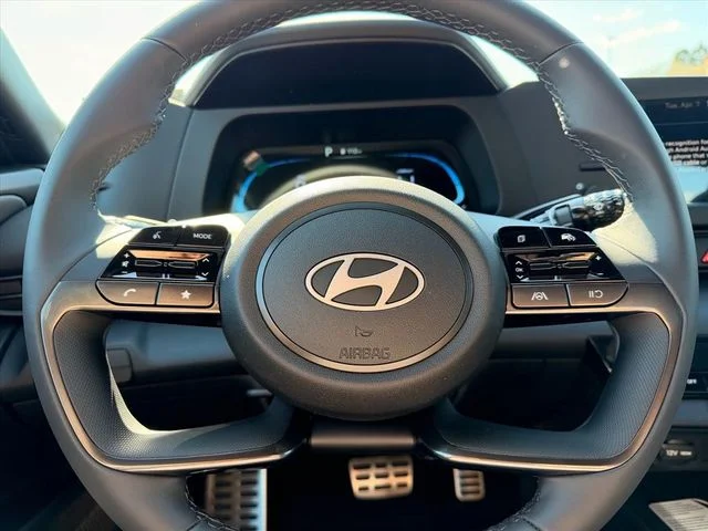 Used 2026 White Hyundai SEL Sport image 18