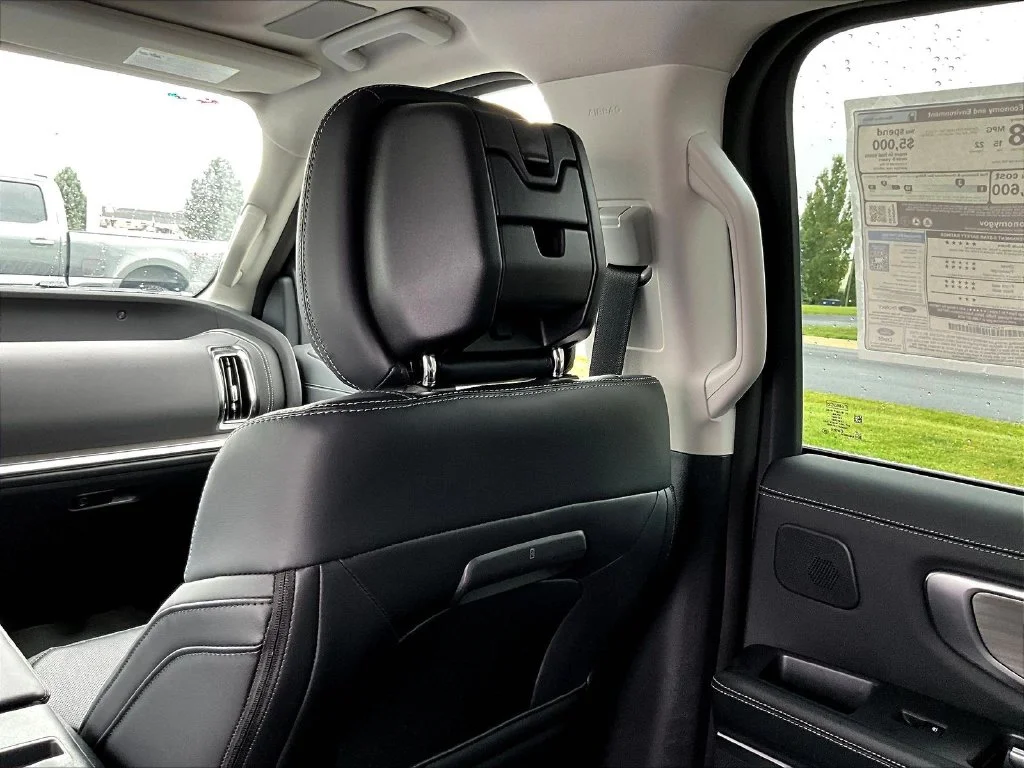 New 2027 Nocturnal Blue Metallic Ford MAX Platinum image 19