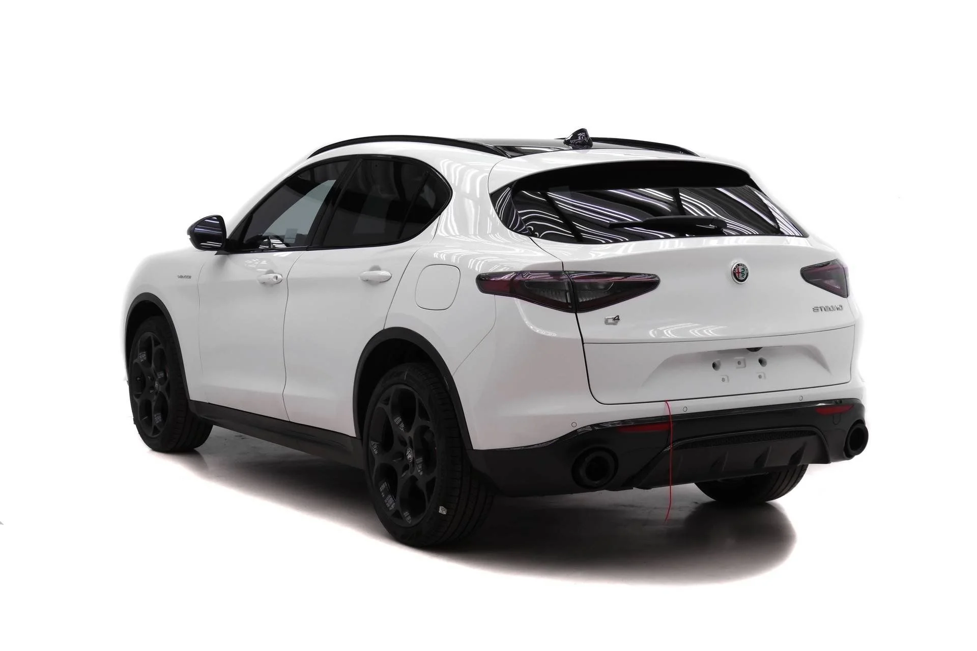 New 2026 Milano White Exterior Paint Alfa Romeo Base image 4