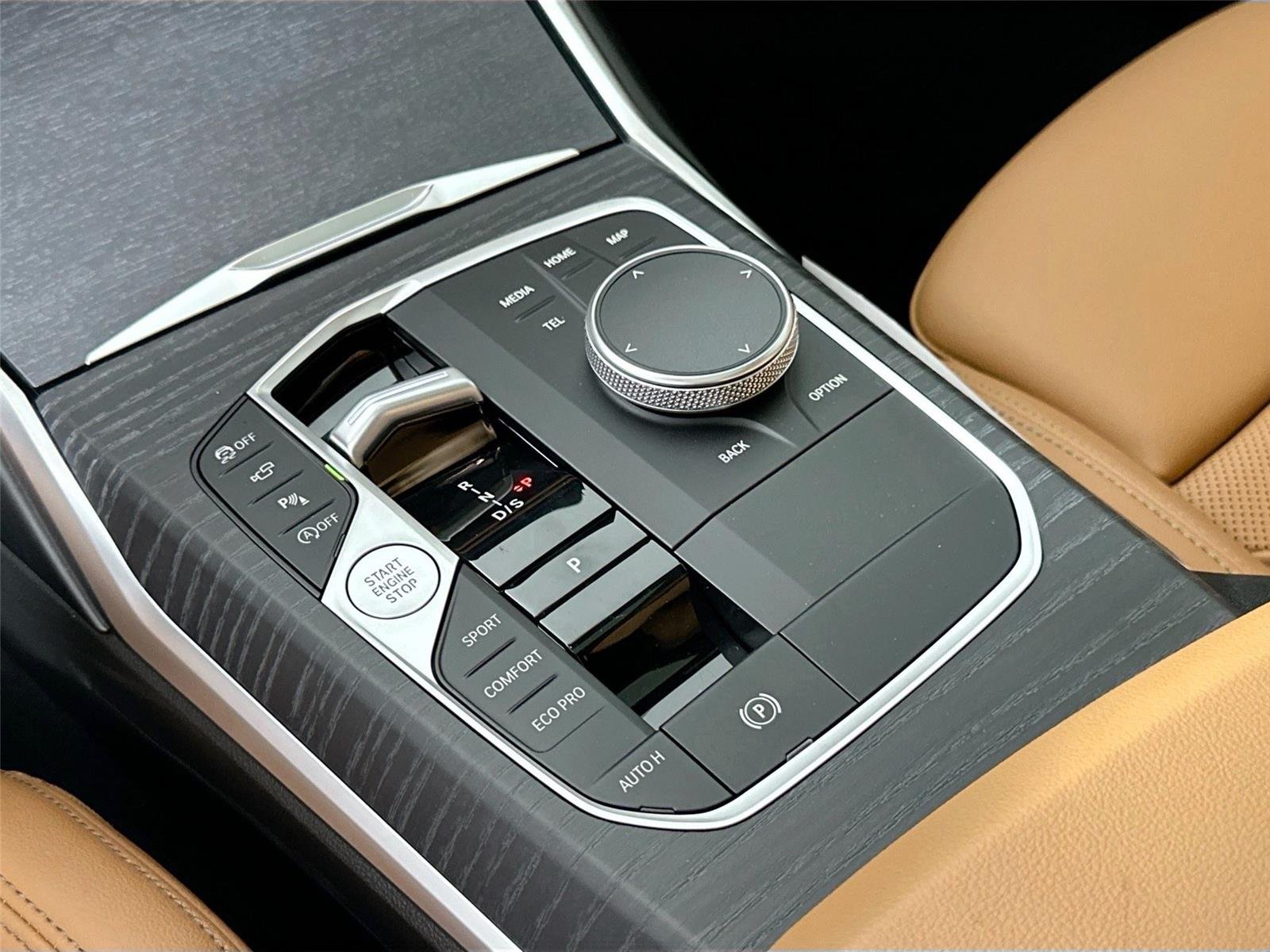 2025 BMW 3 Series 330i - Photo 30