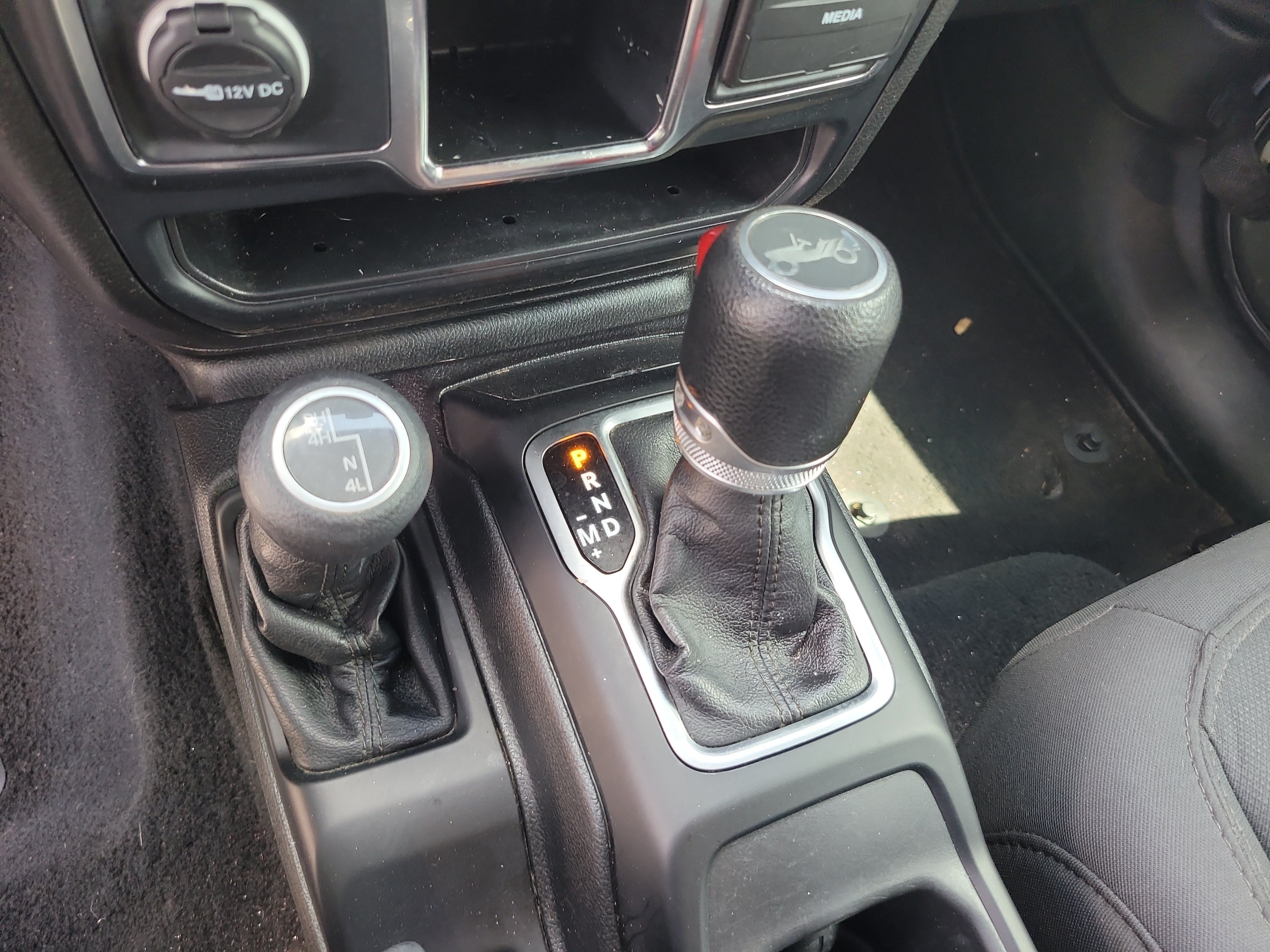 Used 2019 Granite Crystal Metallic Clearcoat Jeep Sport image 24